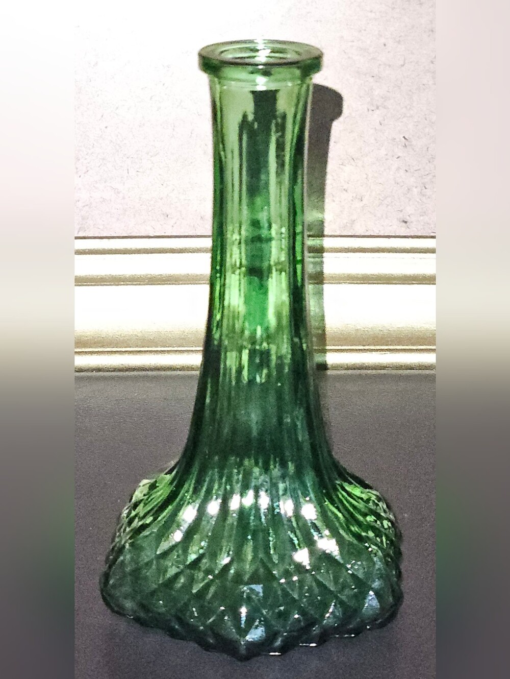 Vintage MCM Green Ribbed Glass Bud Vase w Hexagon Base 6"H